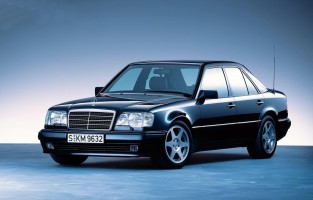 Dekking van de auto voor Mercedes W124