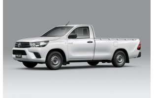 Vloermatten Toyota Hilux cabine alleen (2018 - heden) logo Hybride