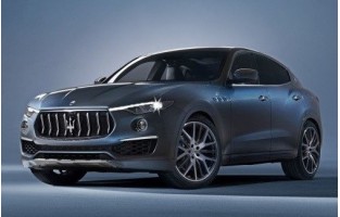 Matten Maserati Levante (2016-heden) logo Hybride